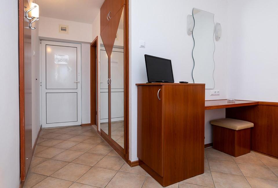 Hotel Tourist Settlement Brzet Omiš Exteriér fotografie