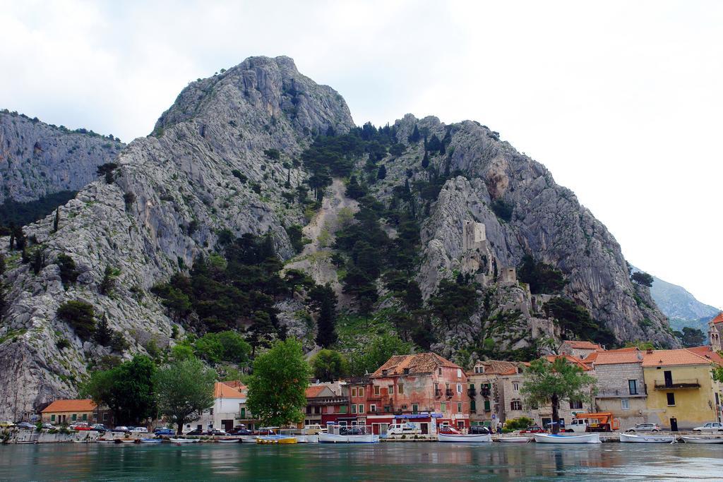 Hotel Tourist Settlement Brzet Omiš Exteriér fotografie