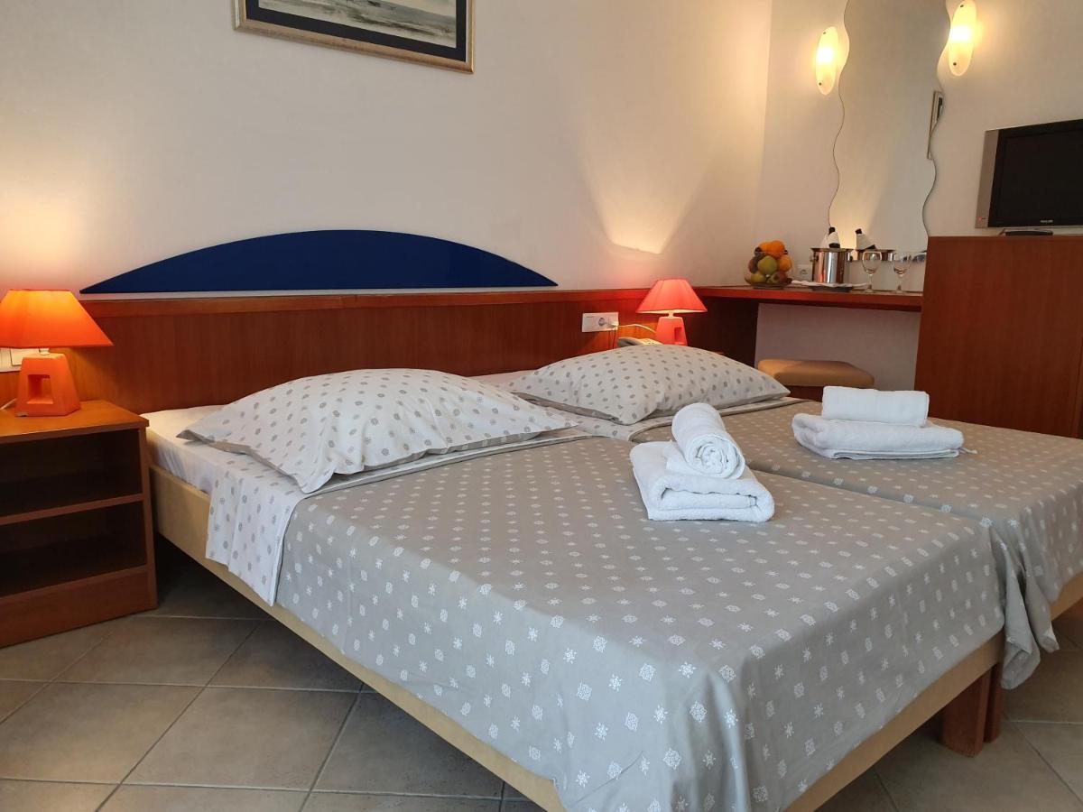 Hotel Tourist Settlement Brzet Omiš Exteriér fotografie