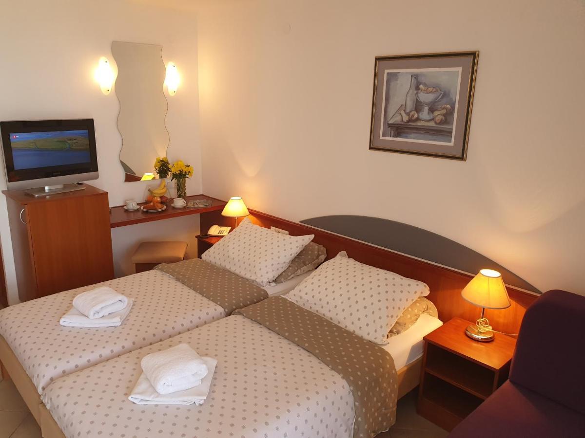 Hotel Tourist Settlement Brzet Omiš Exteriér fotografie